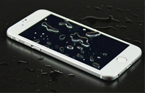 苹果手机进水屏幕有水印怎么办？