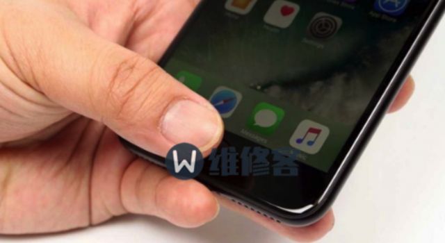 iphone7Plus手机home键摔碎_在西安苹果维修换屏多少钱？